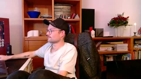 _whoisthatguy_ online show from 01/16/26, 05:06