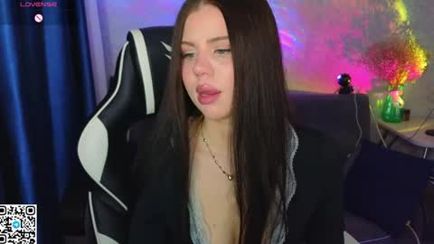 Fiona and Wayne online show from 04/12/26, 05:51