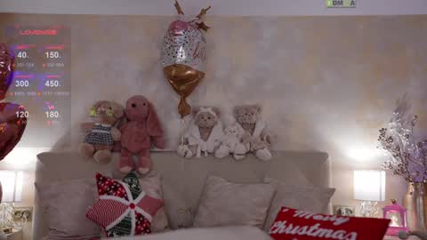 Snapshot of _your_angel chatting on 12/29/24, 04:27 YOUR ANGEL online show from 12/29/24, 04:27