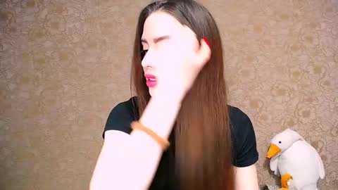 Snapshot of _your_fantasy_girl chatting on 02/19/25, 01:06 Alisa online show from 02/19/25, 01:06