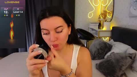 Jasmine online show from 02/11/25, 07:54