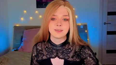 LITTLE FOX online show from 01/18/26, 03:16