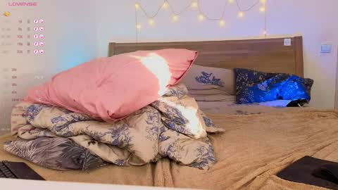 LITTLE FOX online show from 03/28/26, 03:11