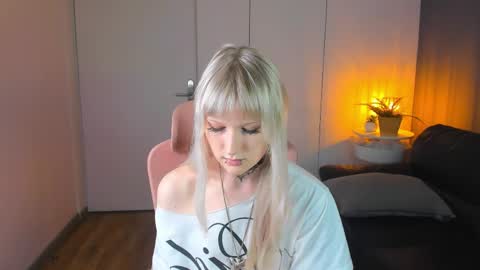 Emy online show from 04/04/26, 07:22