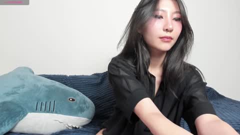 Mia online show from 12/30/24, 12:00