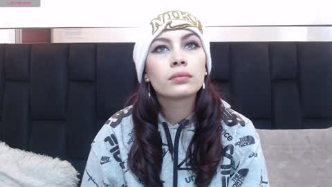 Snapshot of _yuyi chatting on 01/29/25, 11:09 Yuyi online show from 01/29/25, 11:09