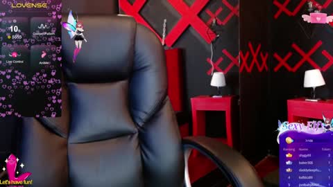 Snapshot of _yuyi chatting on 01/30/25, 05:06 Yuyi online show from 01/30/25, 05:06