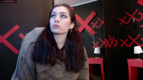 Snapshot of _yuyi chatting on 01/31/25, 11:24 Yuyi online show from 01/31/25, 11:24