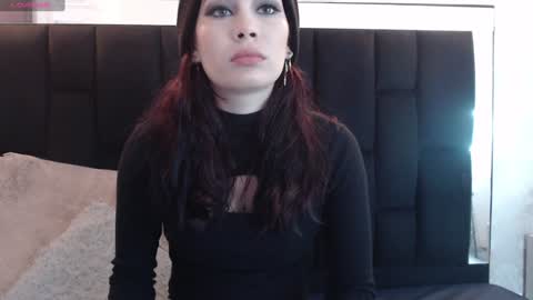 Snapshot of _yuyi chatting on 02/02/25, 11:19 Yuyi online show from 02/02/25, 11:19