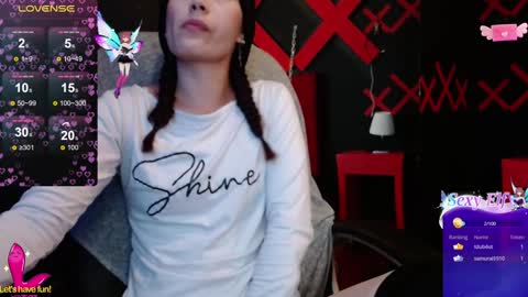 Snapshot of _yuyi chatting on 02/03/25, 02:13 Yuyi online show from 02/03/25, 02:13