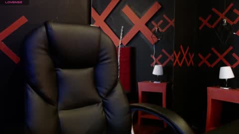 Snapshot of _yuyi chatting on 02/07/25, 11:12 Yuyi online show from 02/07/25, 11:12