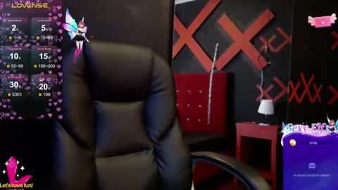 Snapshot of _yuyi chatting on 02/13/25, 11:17 Yuyi online show from 02/13/25, 11:17