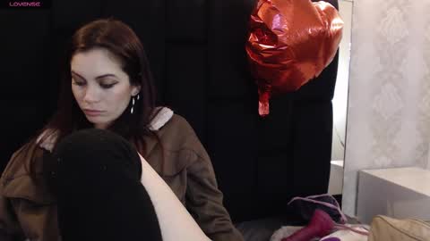 Snapshot of _yuyi chatting on 02/16/25, 02:21 Yuyi online show from 02/16/25, 02:21