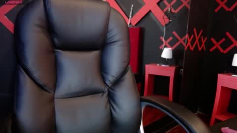 Snapshot of _yuyi chatting on 02/18/25, 02:16 Yuyi online show from 02/18/25, 02:16