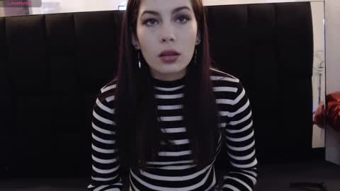 Snapshot of _yuyi chatting on 02/21/25, 11:33 Yuyi online show from 02/21/25, 11:33