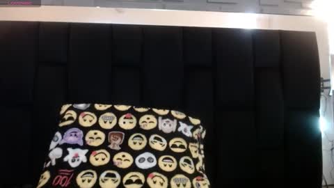 Snapshot of _yuyi chatting on 09/09/25, 12:26 Yuyi online show from 09/09/25, 12:26