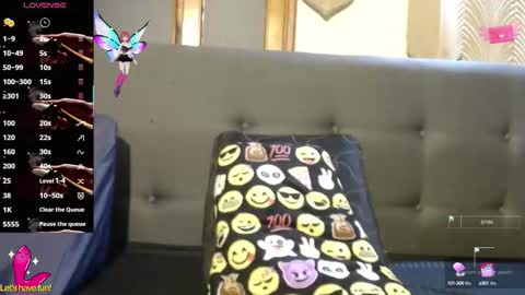 Snapshot of _yuyi chatting on 09/15/25, 01:05 Yuyi online show from 09/15/25, 01:05