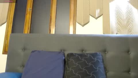 Snapshot of _yuyi chatting on 10/15/25, 10:21 Yuyi online show from 10/15/25, 10:21