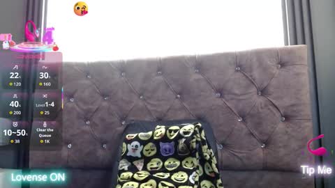 Snapshot of _yuyi chatting on 11/22/25, 11:20 Yuyi online show from 11/22/25, 11:20