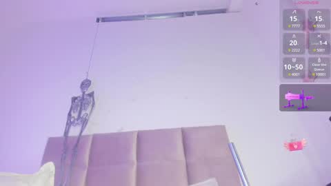  Zoe  online show from 12/07/24, 12:08