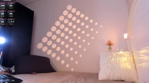 Snapshot of a1l3na_al3 chatting on 01/07/26, 11:01 Alena online show from 01/07/26, 11:01