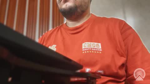 Sleepy owl online show from 10/17/25, 11:13