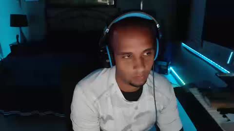 a4orce online show from 10/16/25, 03:51