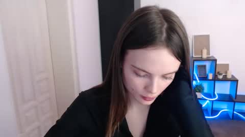 a_ariella_ online show from 12/03/25, 03:32