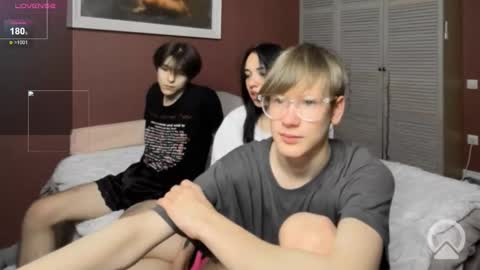 Kris Michael online show from 10/24/25, 09:44