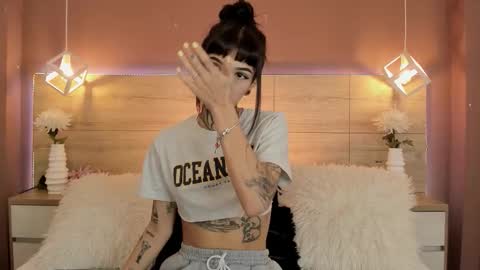 Luni  online show from 11/29/25, 01:14