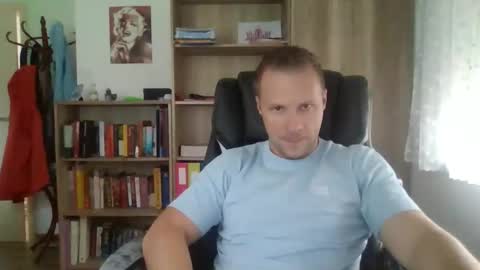 Snapshot of aaaandzzz chatting on 09/16/25, 08:15 Long distance cumshot online show from 09/16/25, 08:15