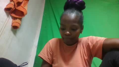 aadienne online show from 05/11/26, 01:17