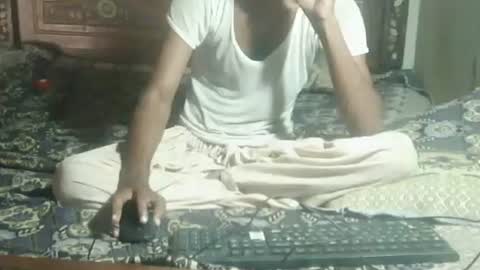 Snapshot of aakhan804 chatting on 09/21/25, 04:58 aakhan804 online show from 09/21/25, 04:58