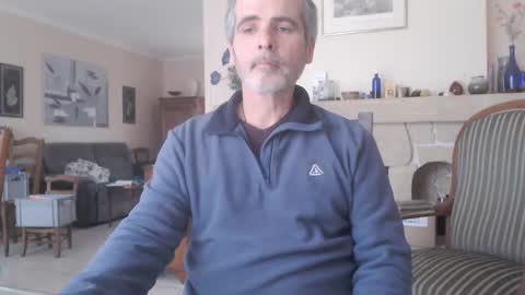 Snapshot of aalex1717 chatting on 12/14/24, 12:01 Aalex1717 online show from 12/14/24, 12:01