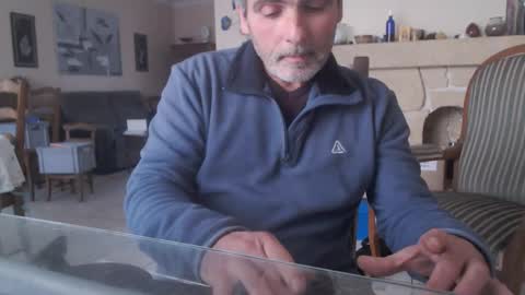 Snapshot of aalex1717 chatting on 12/14/24, 03:47 Aalex1717 online show from 12/14/24, 03:47