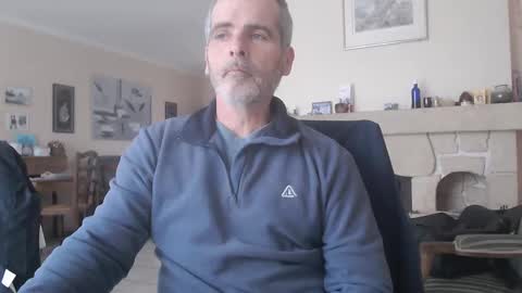 Snapshot of aalex1717 chatting on 12/29/24, 03:24 Aalex1717 online show from 12/29/24, 03:24