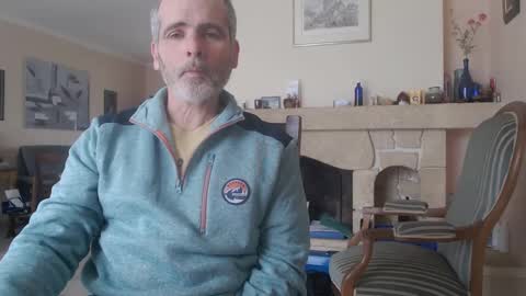 Snapshot of aalex1717 chatting on 01/03/25, 12:08 Aalex1717 online show from 01/03/25, 12:08