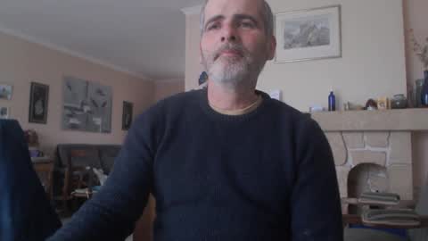 Snapshot of aalex1717 chatting on 01/04/25, 02:56 Aalex1717 online show from 01/04/25, 02:56