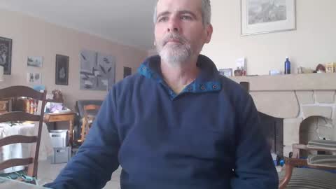 Snapshot of aalex1717 chatting on 01/05/25, 09:37 Aalex1717 online show from 01/05/25, 09:37