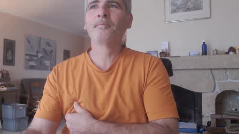 Snapshot of aalex1717 chatting on 01/06/25, 08:35 Aalex1717 online show from 01/06/25, 08:35