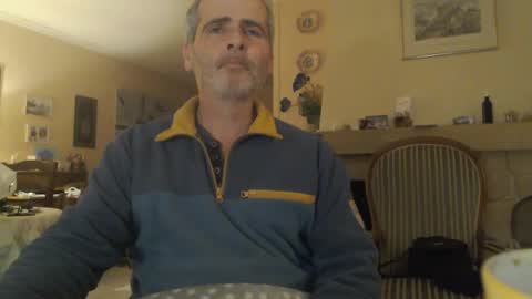 Snapshot of aalex1717 chatting on 01/09/25, 11:45 Aalex1717 online show from 01/09/25, 11:45