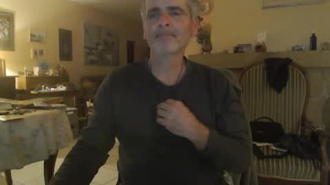 Snapshot of aalex1717 chatting on 01/17/25, 10:23 Aalex1717 online show from 01/17/25, 10:23