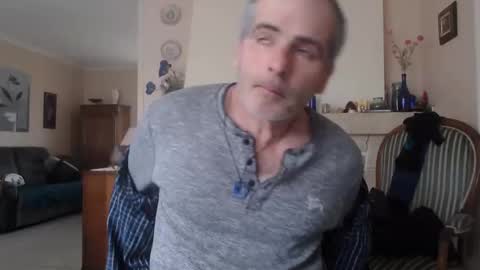 Snapshot of aalex1717 chatting on 01/27/25, 10:27 Aalex1717 online show from 01/27/25, 10:27