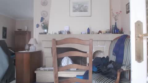 Snapshot of aalex1717 chatting on 01/28/25, 03:46 Aalex1717 online show from 01/28/25, 03:46