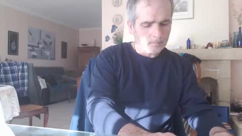 Snapshot of aalex1717 chatting on 02/04/25, 01:06 Aalex1717 online show from 02/04/25, 01:06