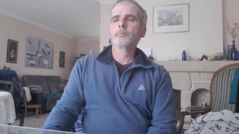 Snapshot of aalex1717 chatting on 02/09/25, 03:01 Aalex1717 online show from 02/09/25, 03:01