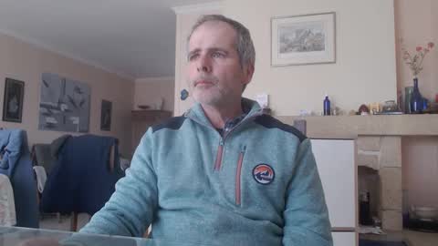 Snapshot of aalex1717 chatting on 02/15/25, 08:44 Aalex1717 online show from 02/15/25, 08:44