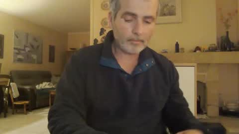 Snapshot of aalex1717 chatting on 02/16/25, 08:33 Aalex1717 online show from 02/16/25, 08:33