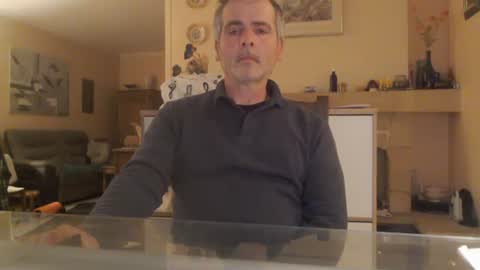 Snapshot of aalex1717 chatting on 02/20/25, 04:28 Aalex1717 online show from 02/20/25, 04:28