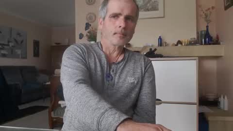 Snapshot of aalex1717 chatting on 03/01/25, 02:44 Aalex1717 online show from 03/01/25, 02:44